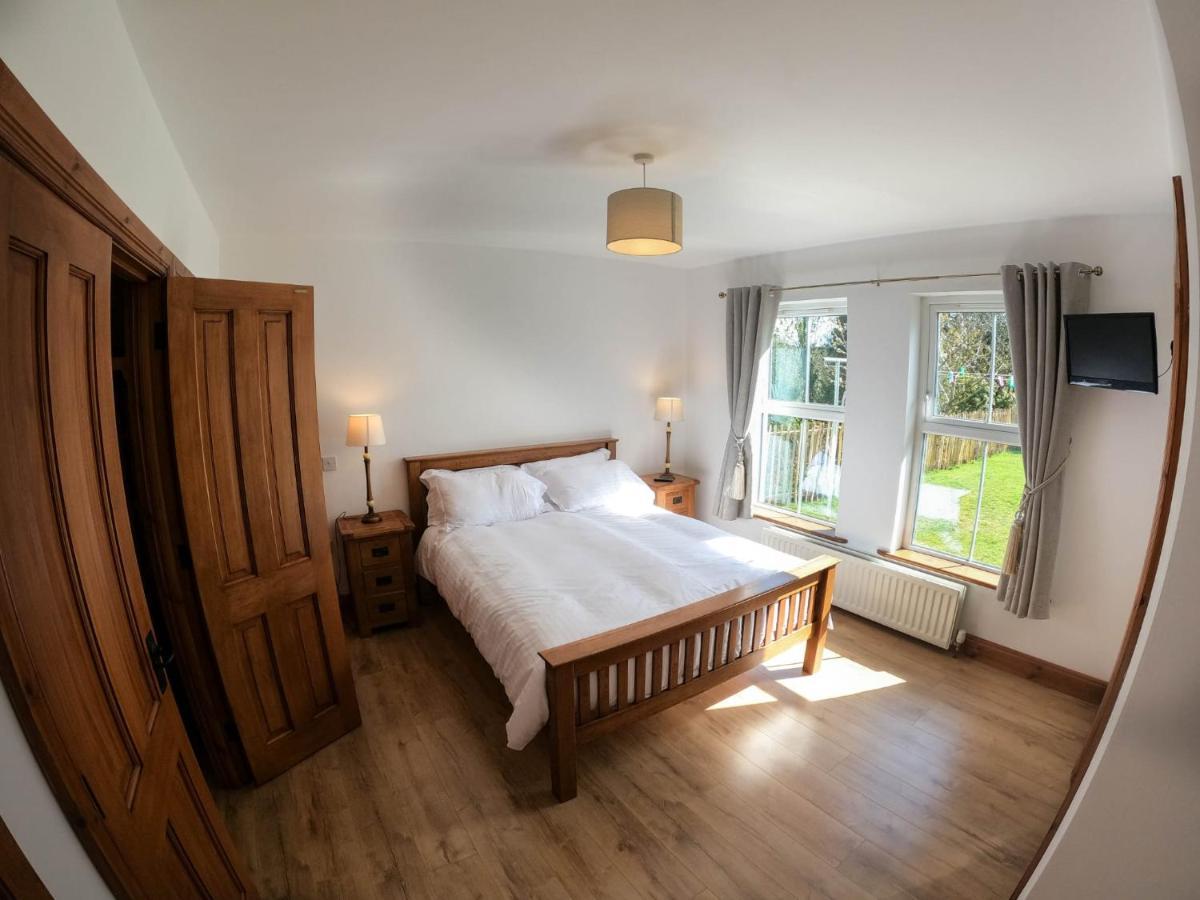 The Heights & Hollows Farmhouse, Saul, Downpatrick, Sleeps 14 Extérieur photo